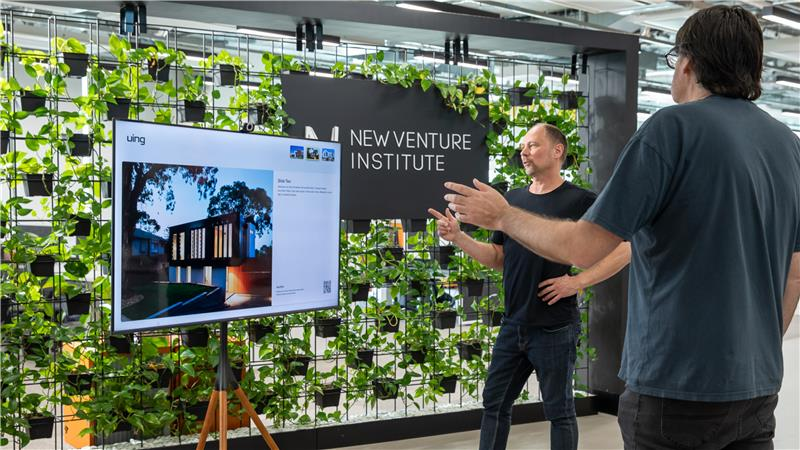 UING’s virtual touch screen redefines how we interact with screens UING’s virtual touch screen redefines how we interact with screens